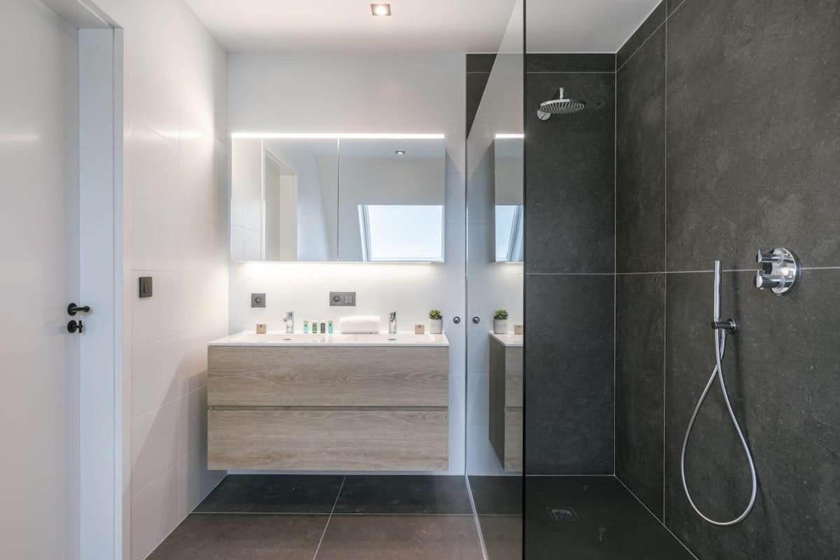 Huswell - Luxurious Apartment With Parking Beernem Exterior photo
