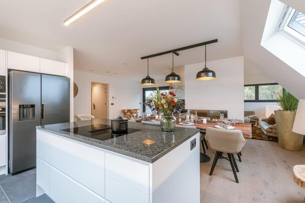 Huswell - Luxurious Apartment With Parking Beernem Exterior photo