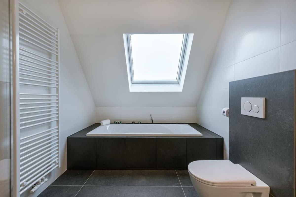 Huswell - Luxurious Apartment With Parking Beernem Exterior photo