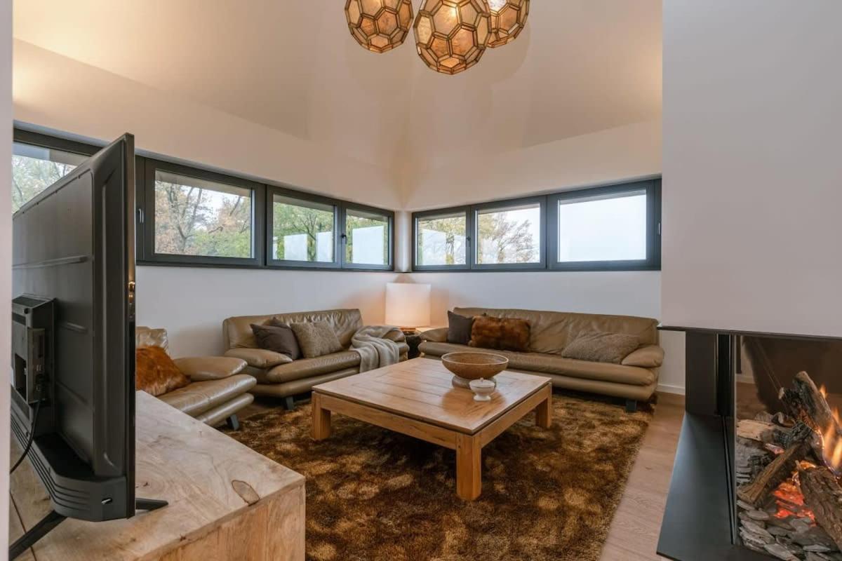 Huswell - Luxurious Apartment With Parking Beernem Exterior photo